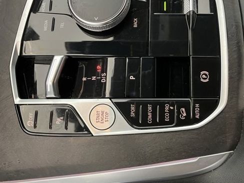 Used 2023 BMW X7 xDrive40i w/ M Sport Package image 17