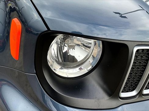 Used 2023 Jeep Renegade Latitude w/ Premium Group image 29