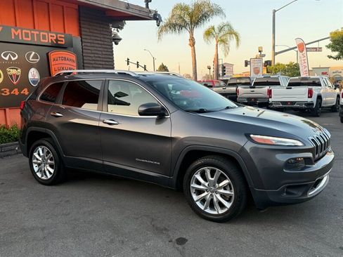 Used 2016 Jeep Cherokee Limited FWD image 15