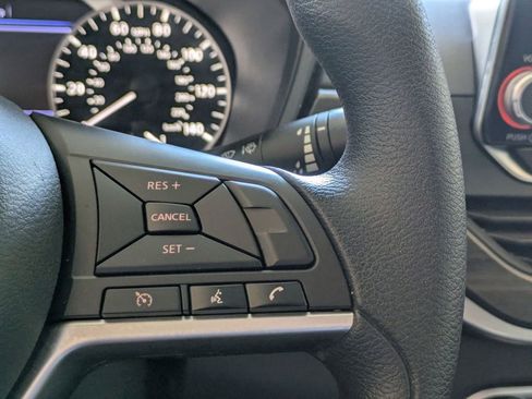 Used 2025 Nissan Altima 2.5 SV FWD image 24