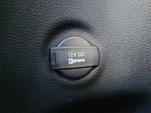 Used 2018 Jeep Compass Latitude w/ Popular Equipment Group image 9