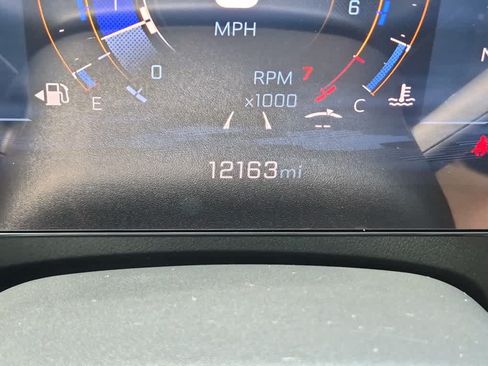 Used 2025 Chevrolet Traverse LT w/ Driver Confidence Package FWD image 17