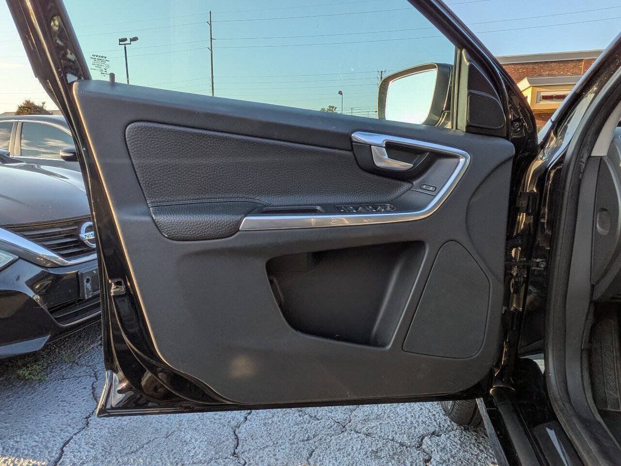 Used 2014 Volvo XC60 T6 AWD/4WD image 26