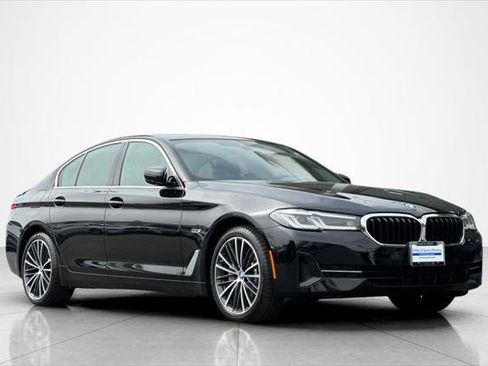 Used 2023 BMW 530e w/ Premium Package image 7