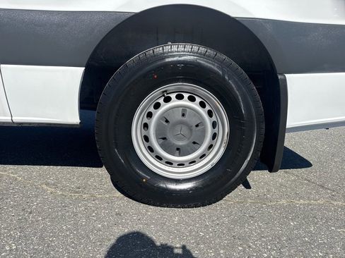 Used 2022 Mercedes-Benz Sprinter 2500 image 25