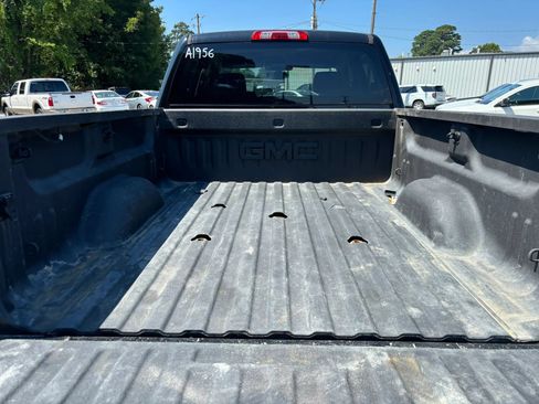 Used 2016 GMC Sierra 2500 SLT w/ Duramax Plus Package AWD/4WD image 14