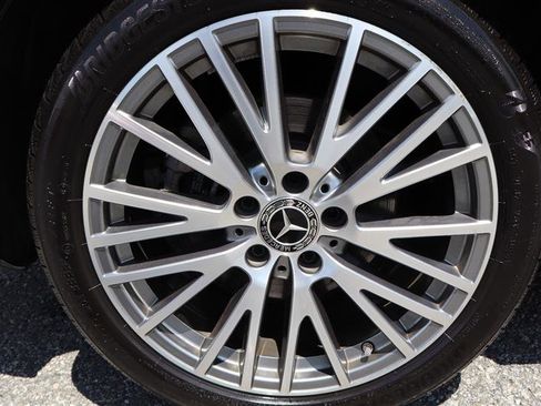 Used 2025 Mercedes-Benz CLA 250 image 32