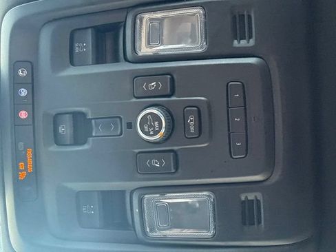 Used 2023 GMC Yukon Denali RWD image 37