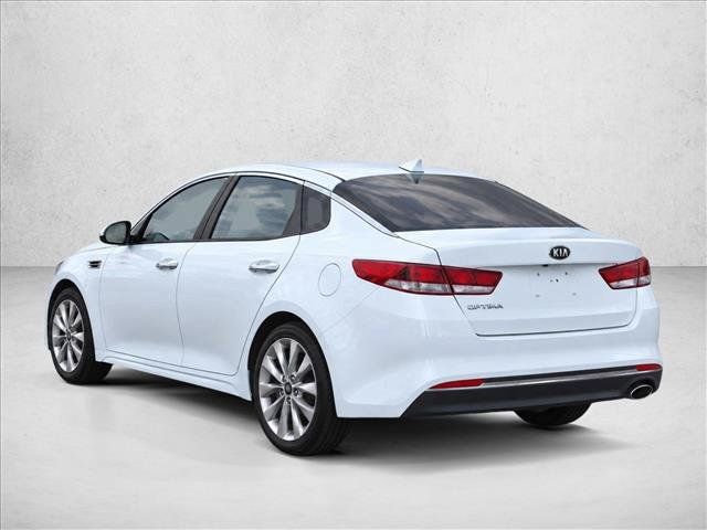 Used 2017 Kia Optima LX w/ Option Group 014 FWD image 5