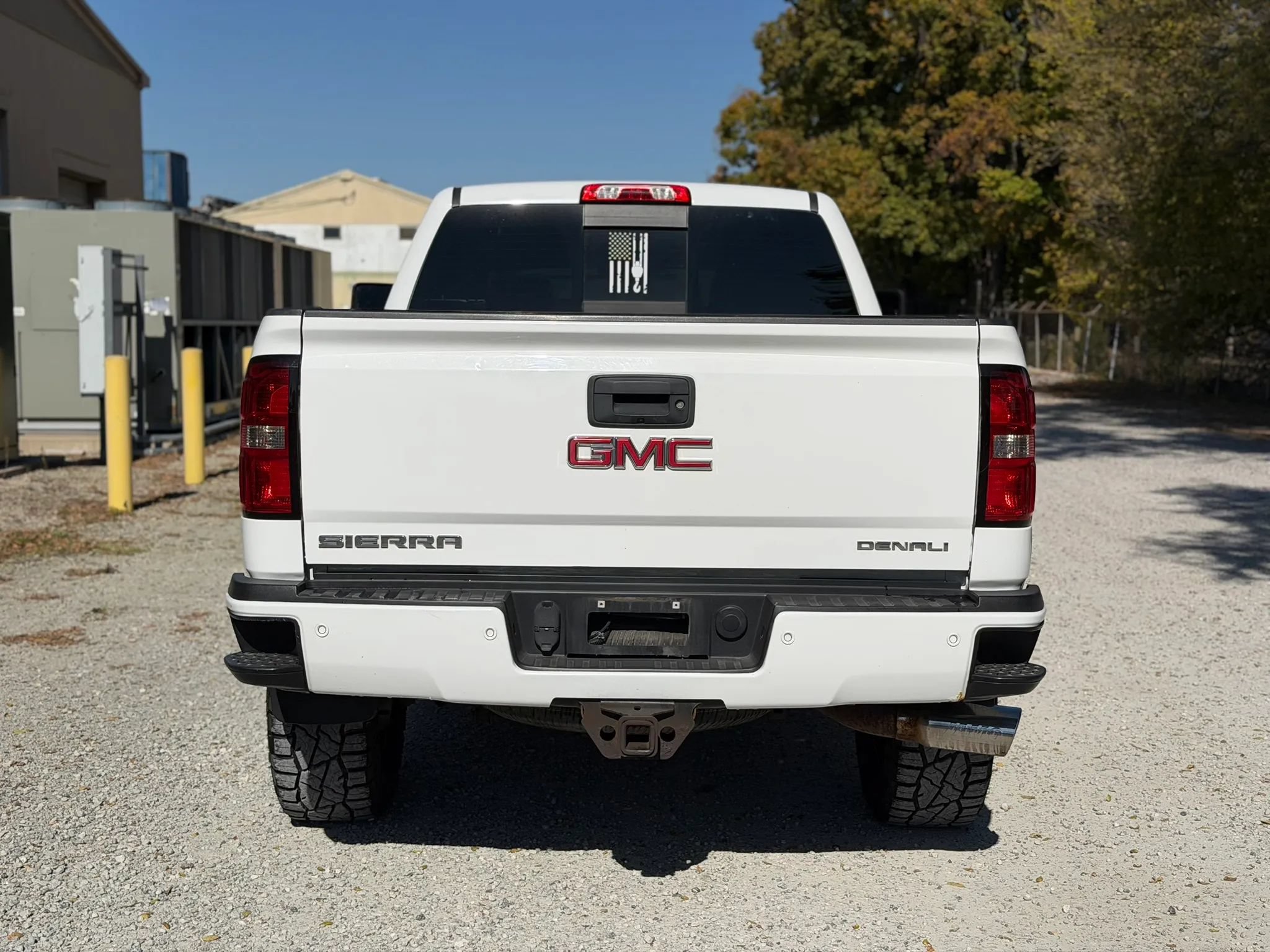 Used 2015 GMC Sierra 2500 Denali w/ Duramax Plus Package AWD/4WD image 6