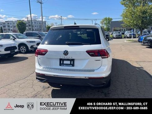 Used 2023 Volkswagen Tiguan SE AWD/4WD image 11