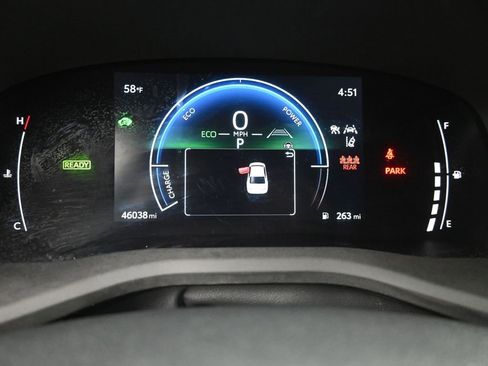 Used 2025 Toyota Camry SE image 14