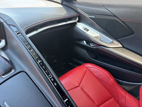 Used 2022 Chevrolet Corvette Stingray Coupe w/ 1LT RWD image 13