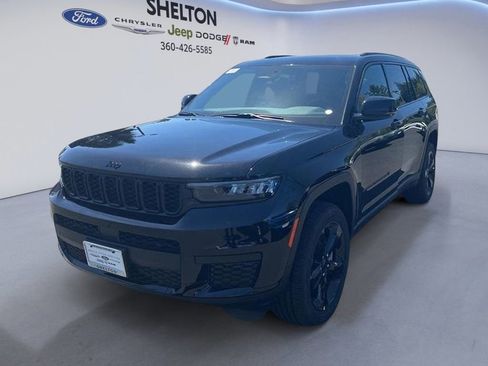 New 2025 Jeep Grand Cherokee L Altitude AWD/4WD image 1