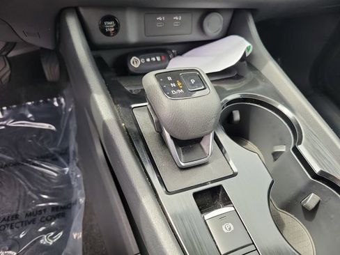 Used 2025 Nissan Rogue SV image 20