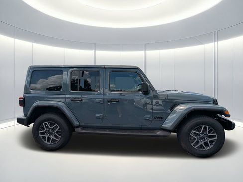 New 2026 Jeep Wrangler Unlimited Sahara AWD/4WD image 3