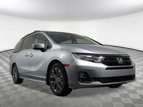 New 2026 Honda Odyssey Touring image 8