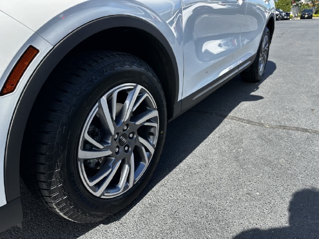 Certified 2023 Lincoln Corsair AWD w/ Equipment Group 101A image 12