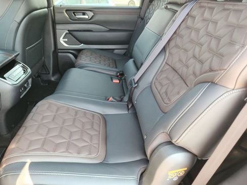 New 2025 Nissan Armada Platinum Reserve image 11