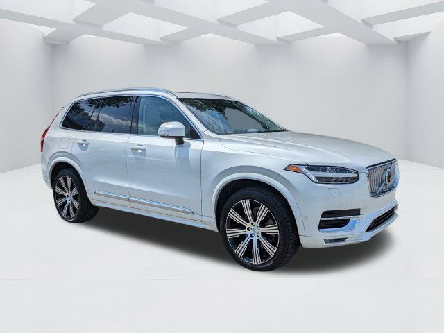 Certified 2024 Volvo XC90 B5 Plus AWD/4WD image 2