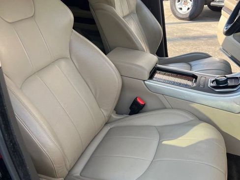 Used 2017 Land Rover Range Rover Evoque SE Premium AWD/4WD image 11