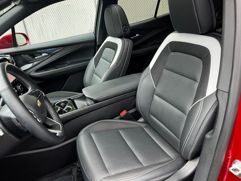Used 2024 Chevrolet Blazer EV LT AWD/4WD image 16