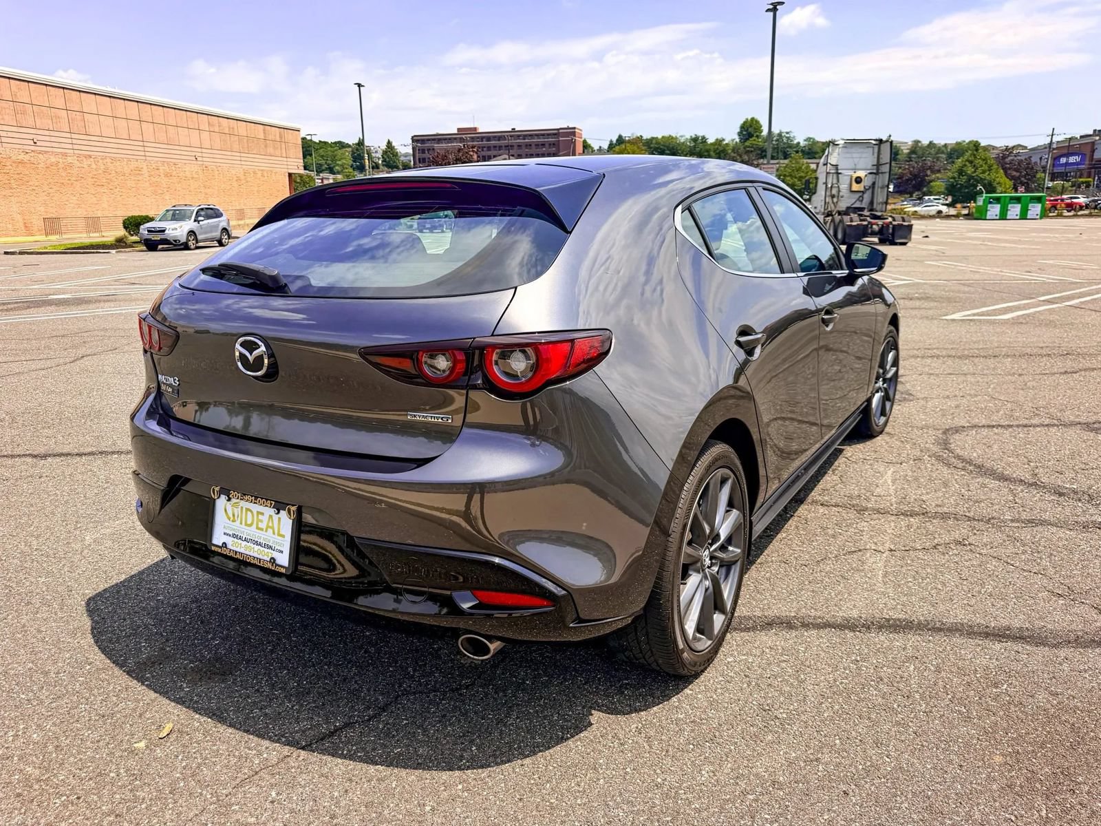 Used 2023 MAZDA MAZDA3 s FWD image 5