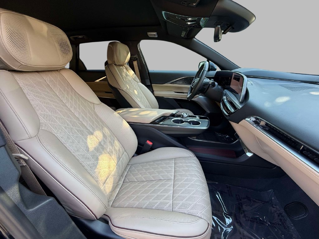 Used 2026 Cadillac Lyriq Signature Luxury w/ Nappa Leather Package AWD/4WD image 14