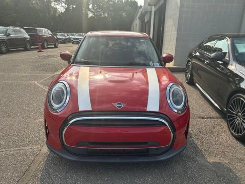 Used 2022 MINI Cooper 4-Door Hardtop w/ Storage Package FWD image 1