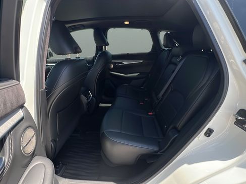 Used 2019 INFINITI QX50 Essential w/ Sensory Package AWD/4WD image 13