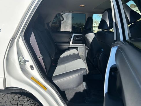 Used 2019 Toyota 4Runner SR5 Premium image 24