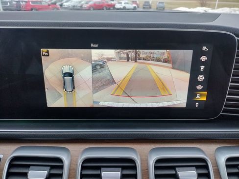 Used 2022 Mercedes-Benz GLE 350 4MATIC w/ Premium Package image 4