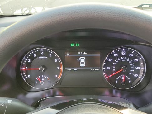 Used 2023 Kia Forte LXS image 9