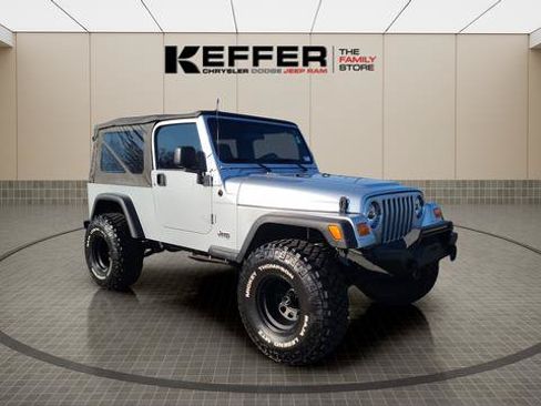 Used 2004 Jeep Wrangler 4WD image 7