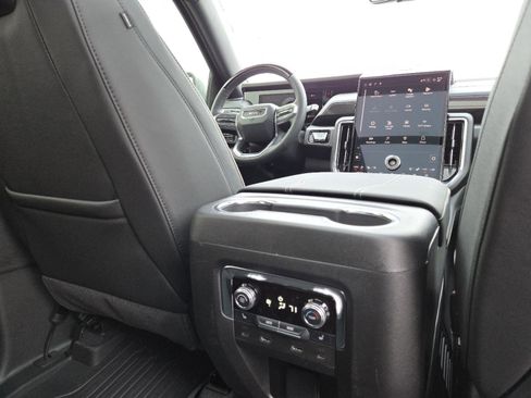 New 2026 GMC Yukon XL Elevation image 31