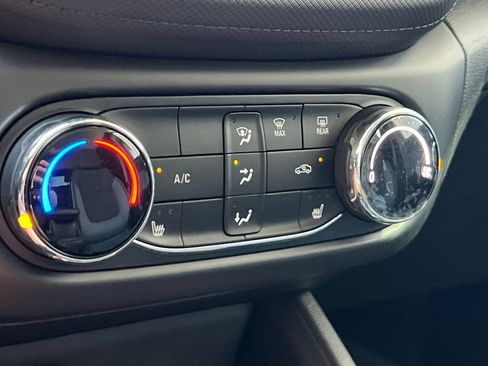 Used 2023 Chevrolet TrailBlazer LT FWD image 26