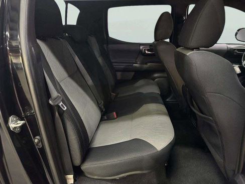 Used 2020 Toyota Tacoma TRD Off-Road w/ Technology Package AWD/4WD image 32