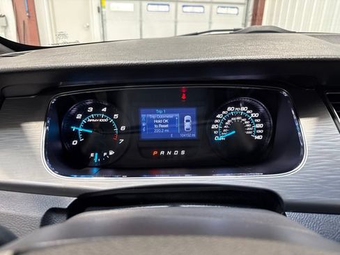Used 2016 Ford Taurus SEL FWD image 22