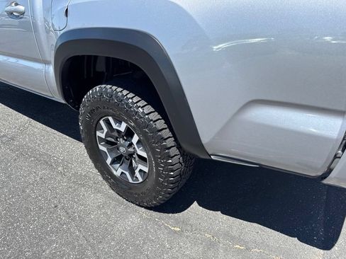 Certified 2020 Toyota Tacoma TRD Off-Road w/ Technology Package AWD/4WD image 8