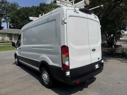 Used 2023 Ford Transit 250 Medium Roof AWD image 4