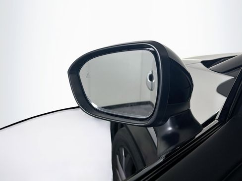 Used 2023 Nissan Ariya AWD image 16