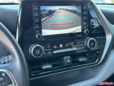 Certified 2020 Toyota Highlander L AWD/4WD image 28