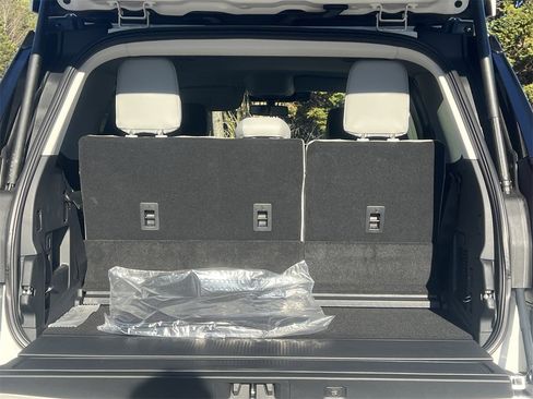 New 2026 Ford Expedition Active image 19