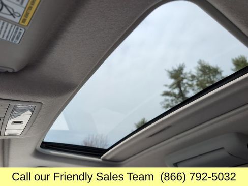 Used 2012 Toyota Highlander Limited w/ Tow Pkg image 23