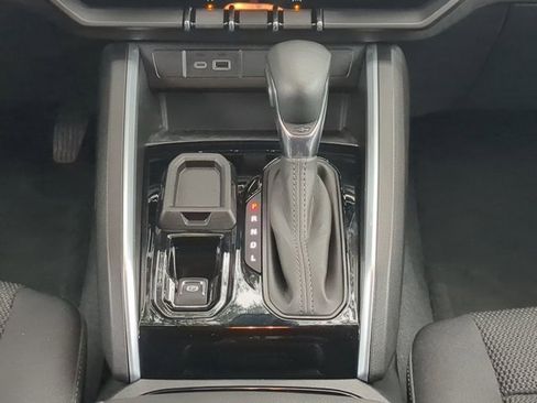 Used 2024 Chevrolet Colorado LT w/ LT Convenience Package image 19