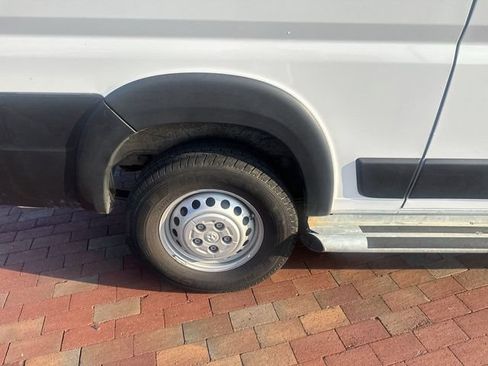 Used 2025 RAM ProMaster 2500 w/ U-Haul Equipment Group FWD image 15