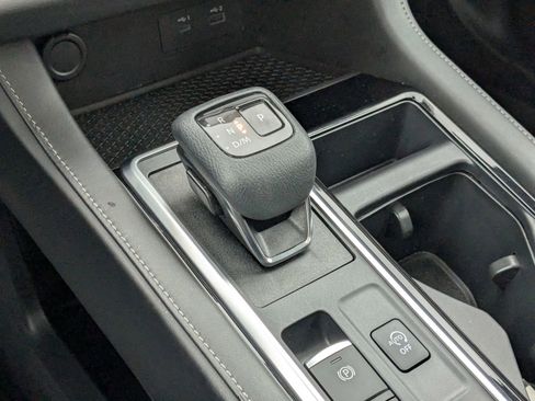 Used 2022 Nissan Pathfinder SV w/ SV Premium Package image 16