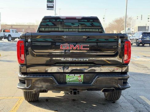 Used 2019 GMC Sierra 1500 AT4 w/ Off Road Performance Package image 16