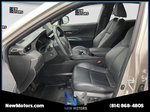 Used 2023 Toyota Venza Limited AWD/4WD image 7
