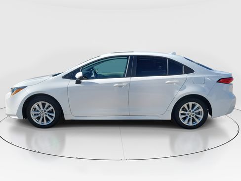 Used 2023 Toyota Corolla LE w/ LE Premium Package image 6